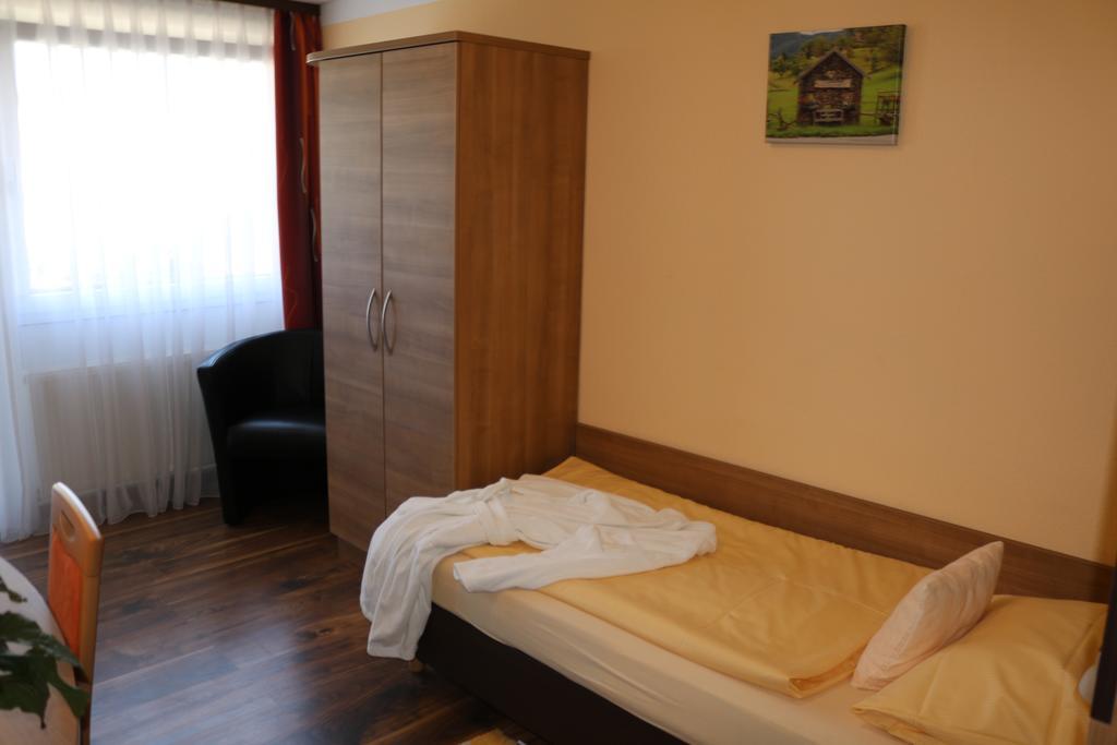 Hotel Brigitte Bad Krozingen Esterno foto